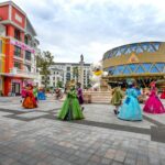 celebrity street style