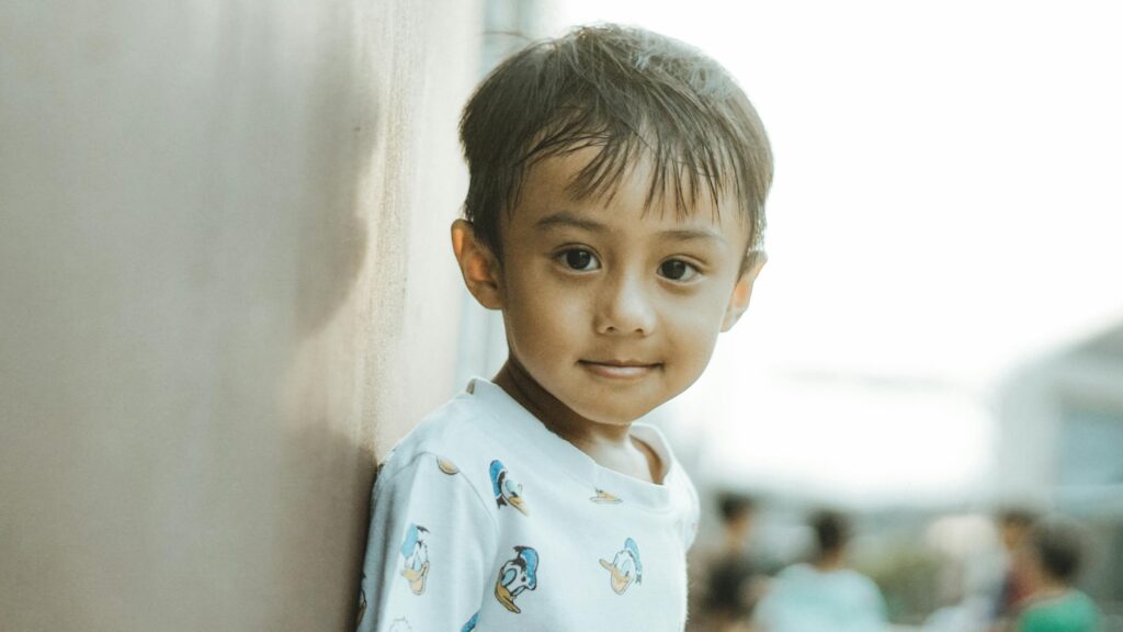 child with adenoiditis symptoms